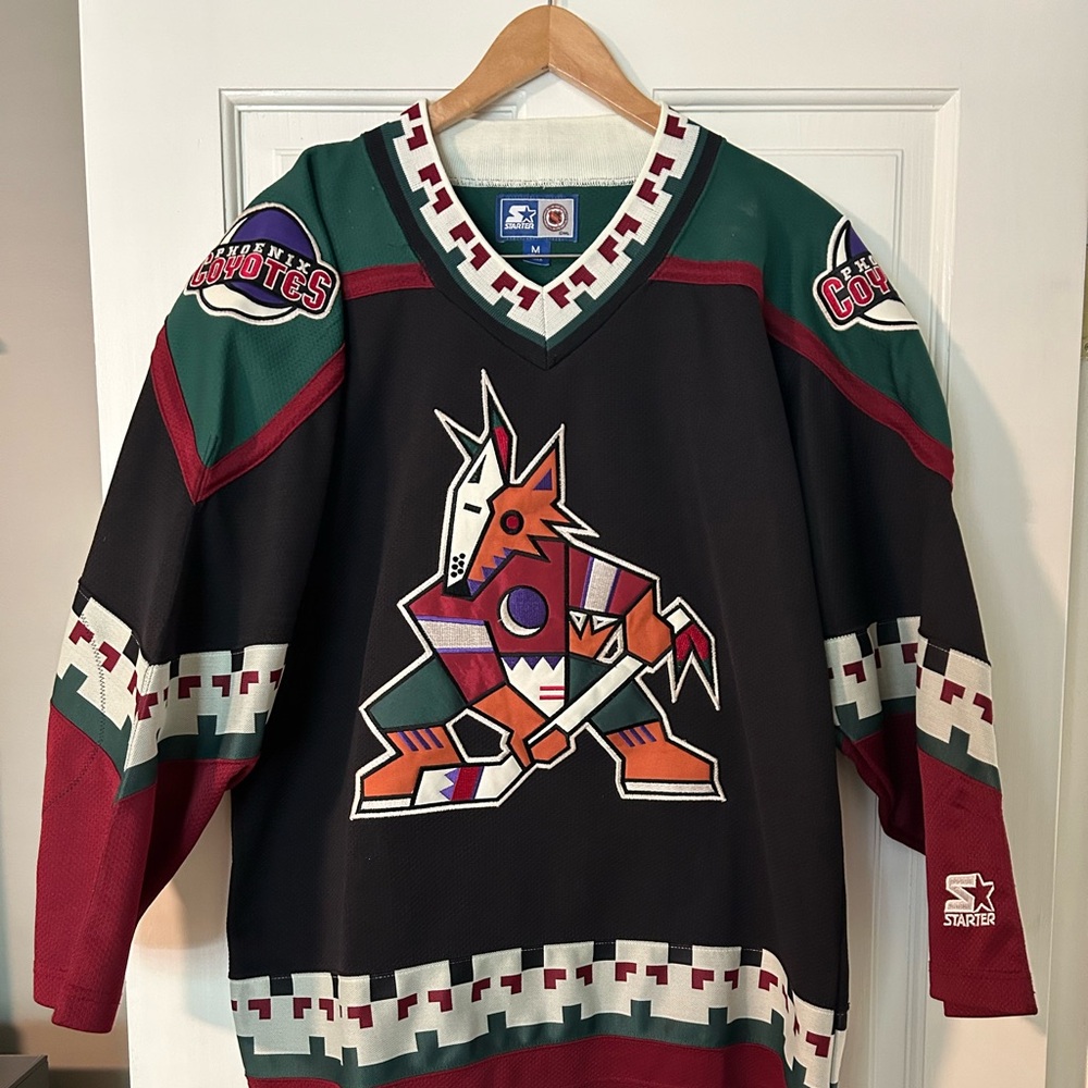 Phoenix Coyotes Hockey Jersey- Men’s Size M